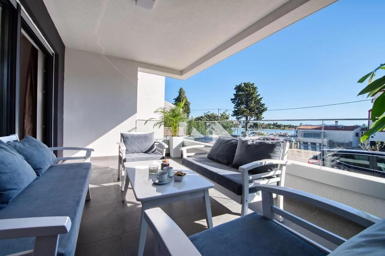 Apartment Isabela Prague With Beach Front Zadar 0*,