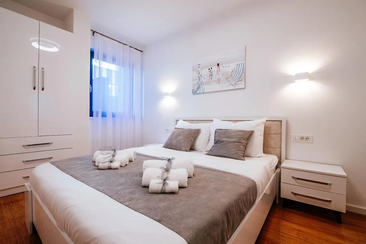 Apartment Isabela Prague With Beach Front Zadar Kroatien